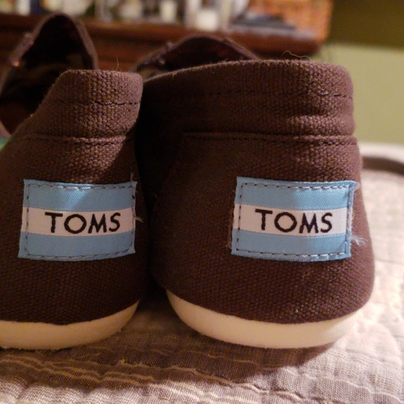 Toms Haiti NWT Size 9 - Picture 6 of 6